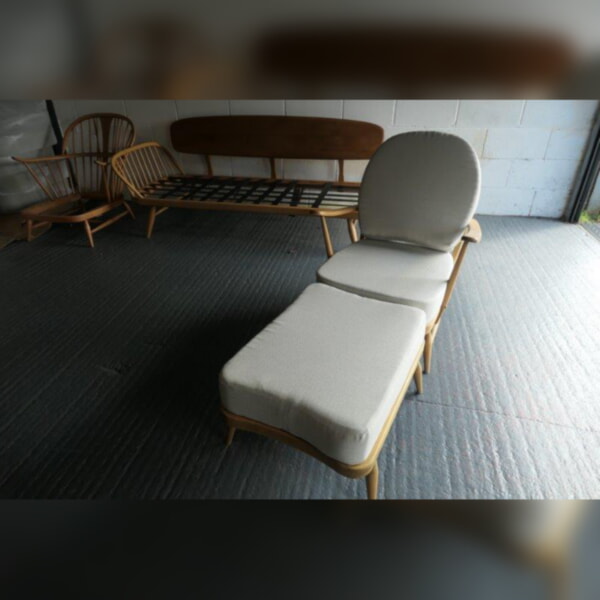 Ercol 203 & 341 in Ross Fabrics Herringbone Grey